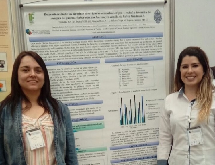 Professora Mariana Borges e aluna Natali Andrade durante apresentação do artigo.