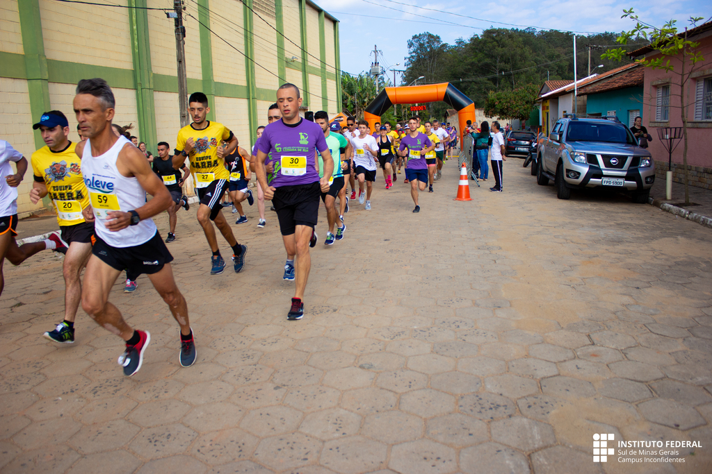 Atletas de diversas cidades da região disputam etapa da corrida "SuperAção". (Foto: Gusthavo Taveira)