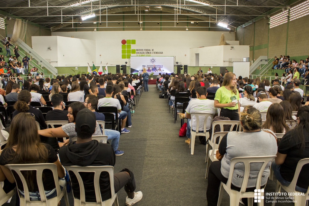 Solenidade de abertura reúne autoridades e estudantes no Poliesportivo Nilo Peçanha. (Foto: Cesar Neves)