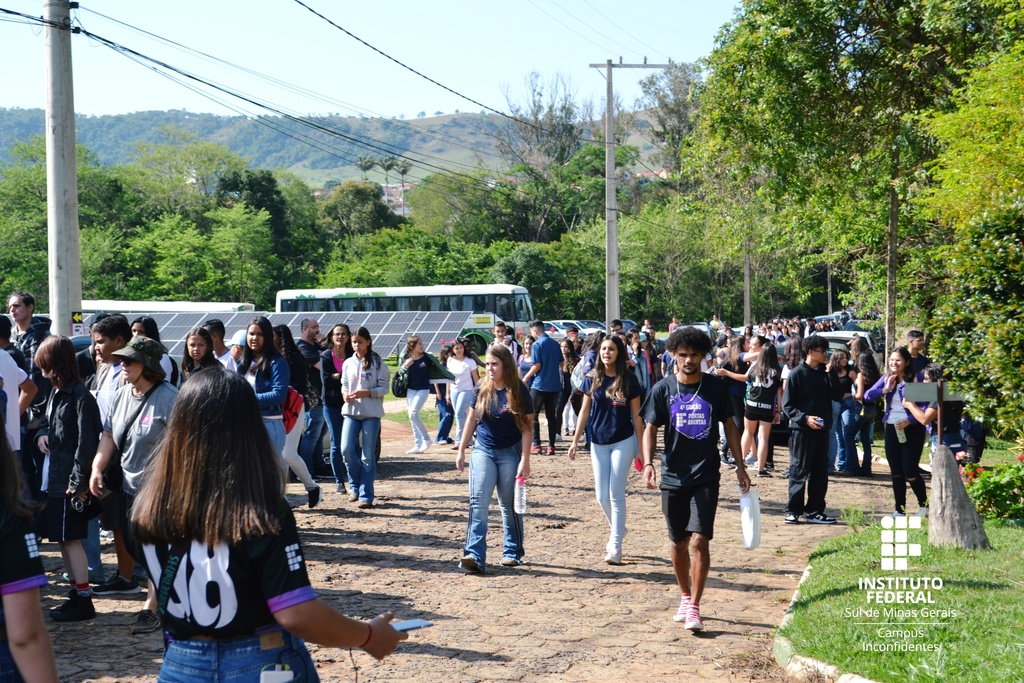 Estudantes de diferentes escolas da região chegam à Fazenda-Escola para 4ª Edição do IF Portas Abertas. (Foto: Ascom)