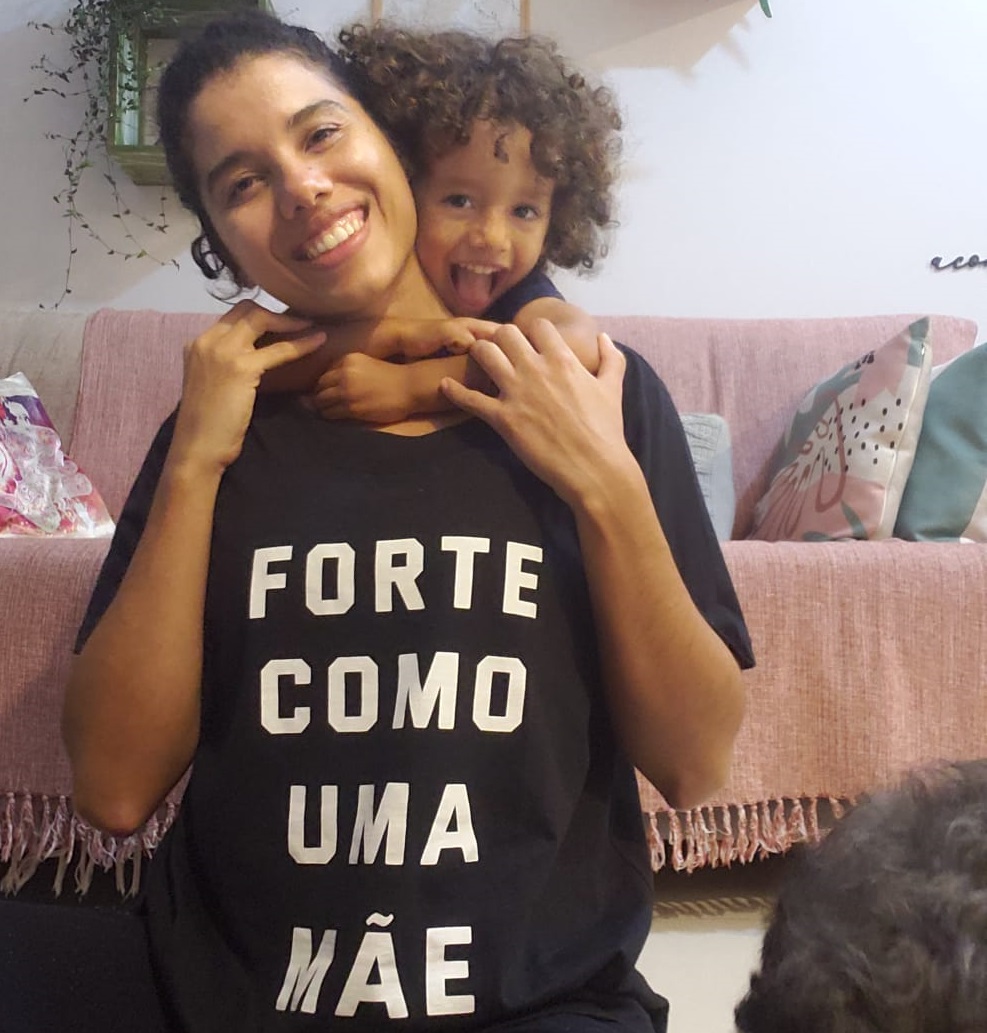 Professora Ana Carolina Soares Oliveira com o filho Francisco, de 3 anos (Foto: Divulgação)