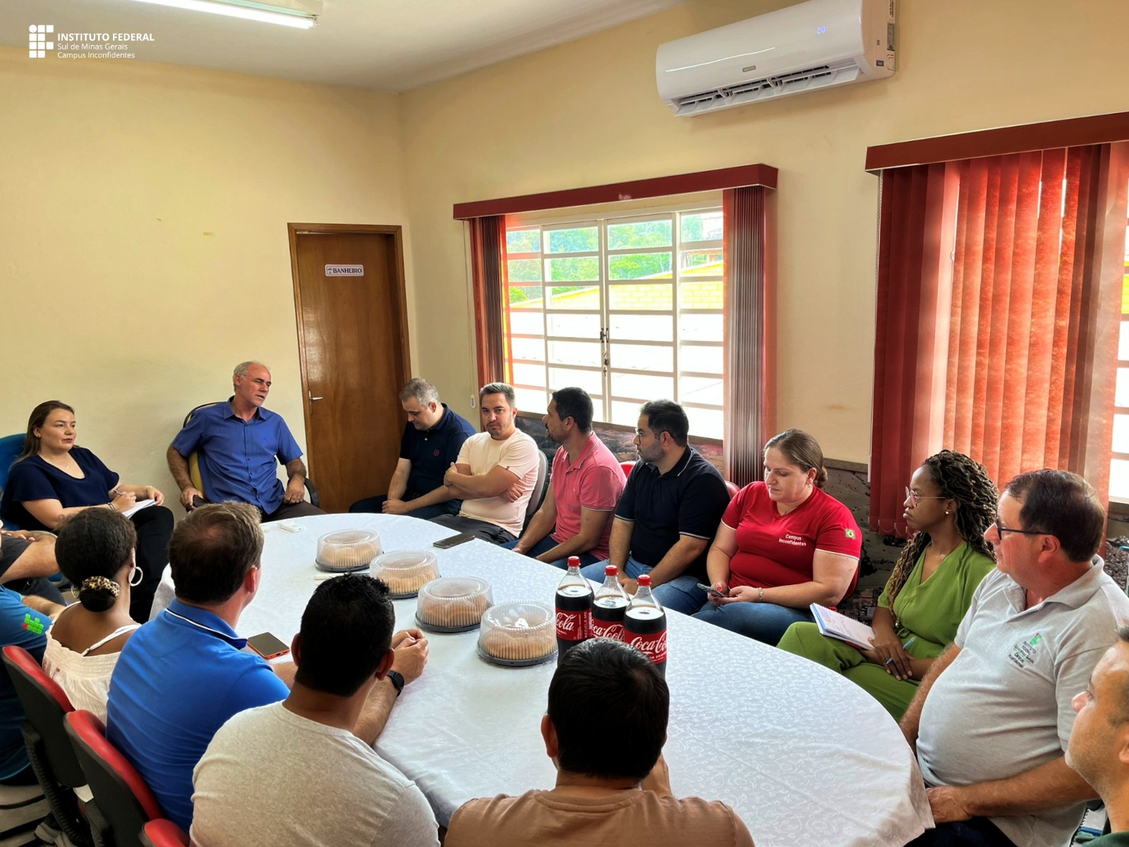 Servidores do IFSULDEMINAS e Prefeitura de Inconfidentes debatem futuras parcerias. (Foto: Divulgação)