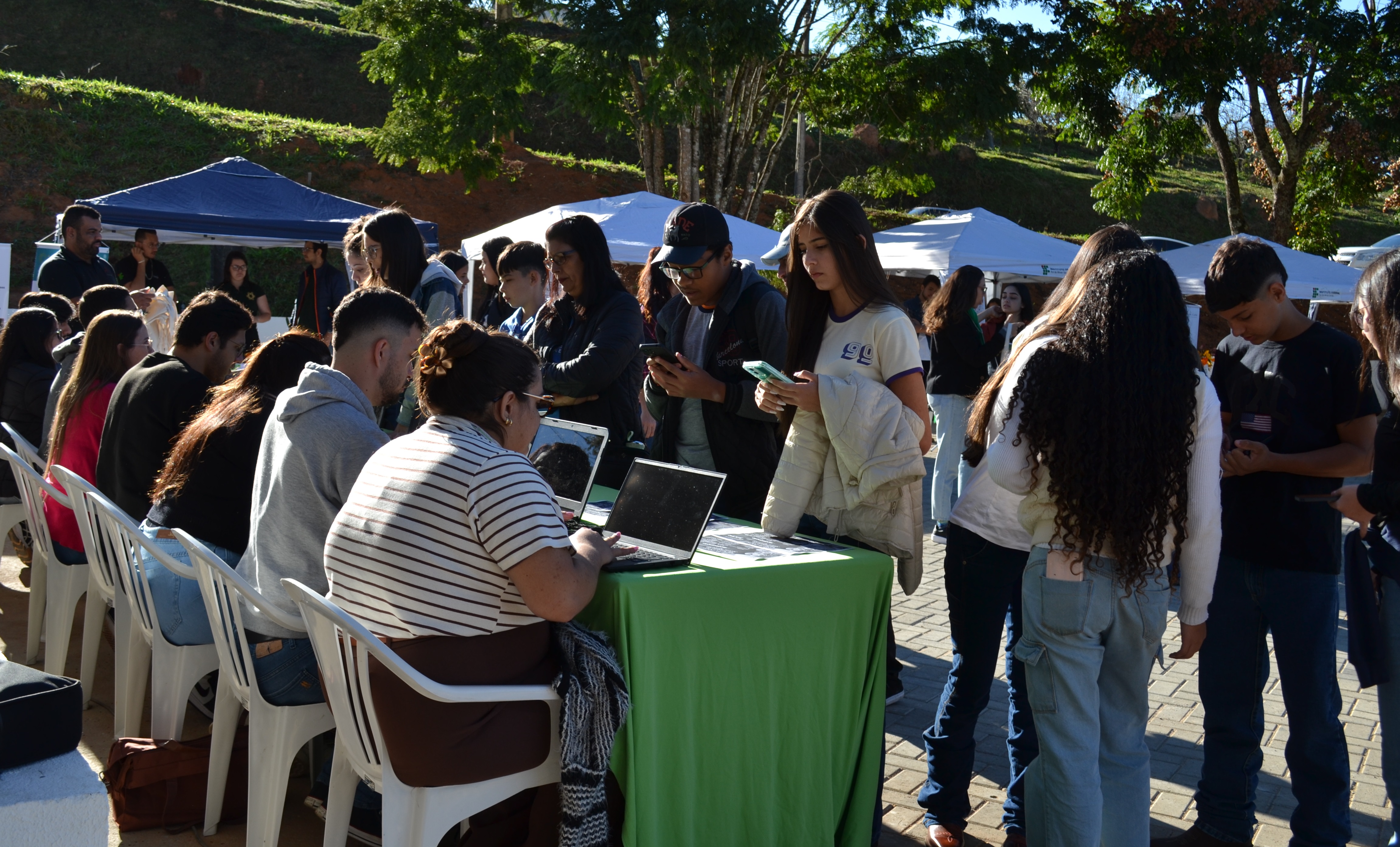 Estudantes se inscrevem para atividades da Semana do Jovem Agricultor (Foto: Ascom)