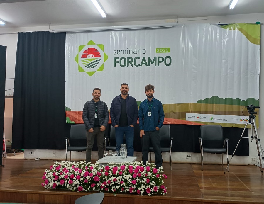 Servidores do Campus Inconfidentes participam de evento e diretor-geral, professor Luiz Flávio, e despede da coordenação. (Foto: Divulgação)