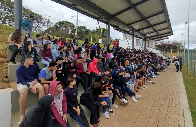 Estudantes participam de atividade esportiva, durante Expedição IFSULDEMINAS. (Foto: Divulgação)