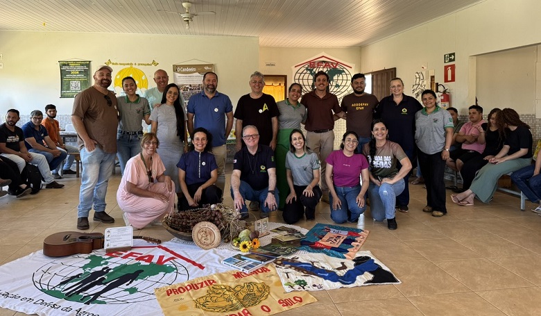 Servidores do Campus Inconfidentes em atividade no norte de Minas Gerais. (Foto: Divulgação)