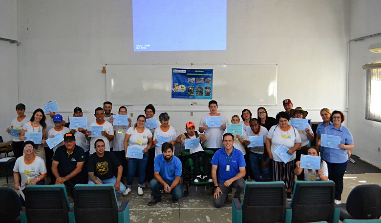 Uma das turmas do Projeto recebe certificado no Auditório do Centro de Procedimentos Ambientais (Foto: Ascom)