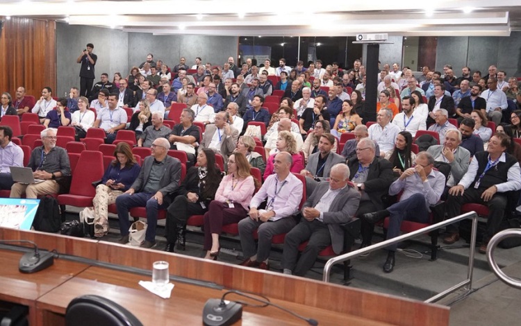 Novos conselheiros se reúnem na capital mineira para treinamento e posse. (Foo: CREA - MG)